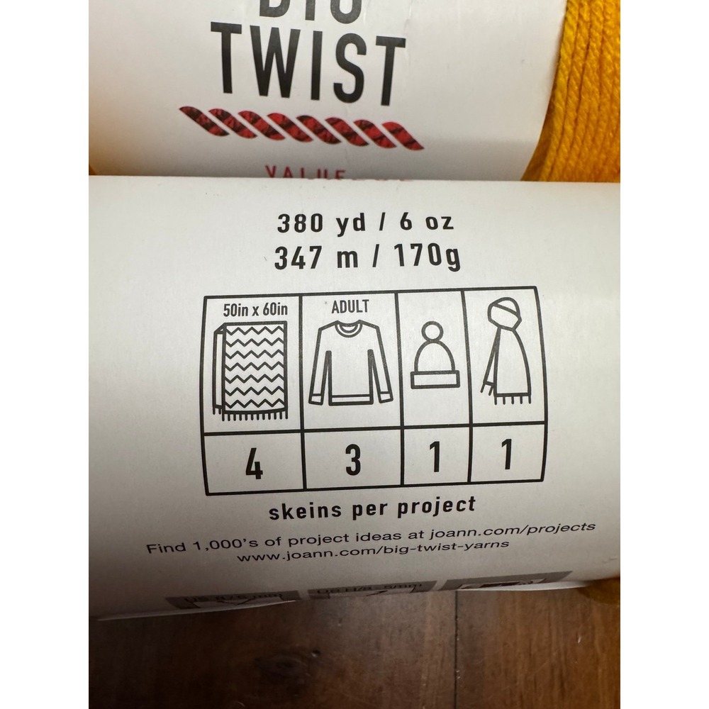 Big twist Value varsity gold 2‎ skeins - Picture 3 of 6
